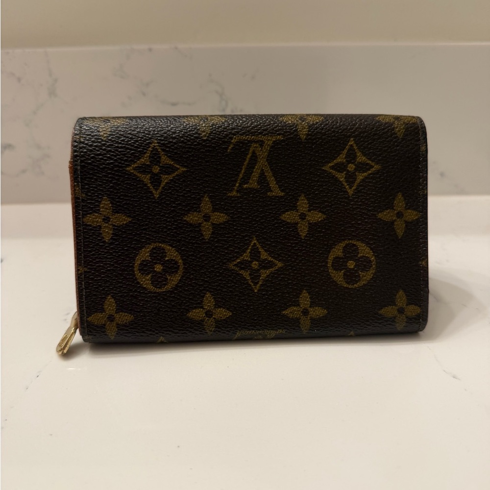 Louis Vuitton LV Brown Monogram Snap Wallet - Picture 12 of 13
